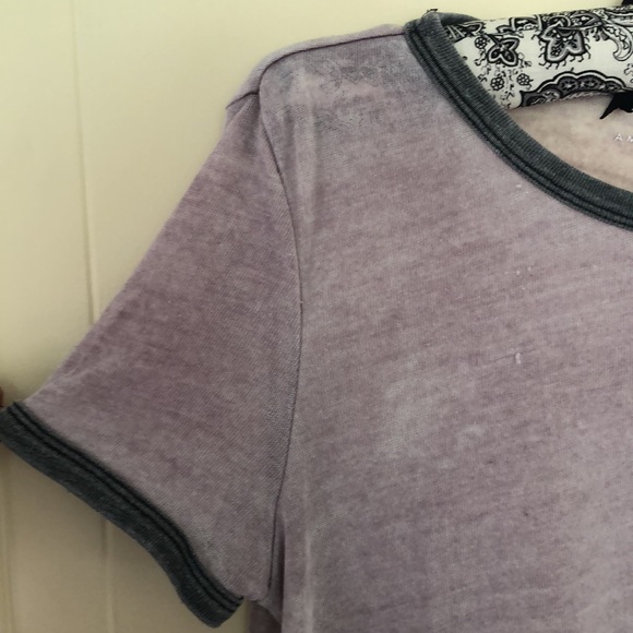 American Eagle distressed lilac T-Shirt size Small - Picture 1 of 4